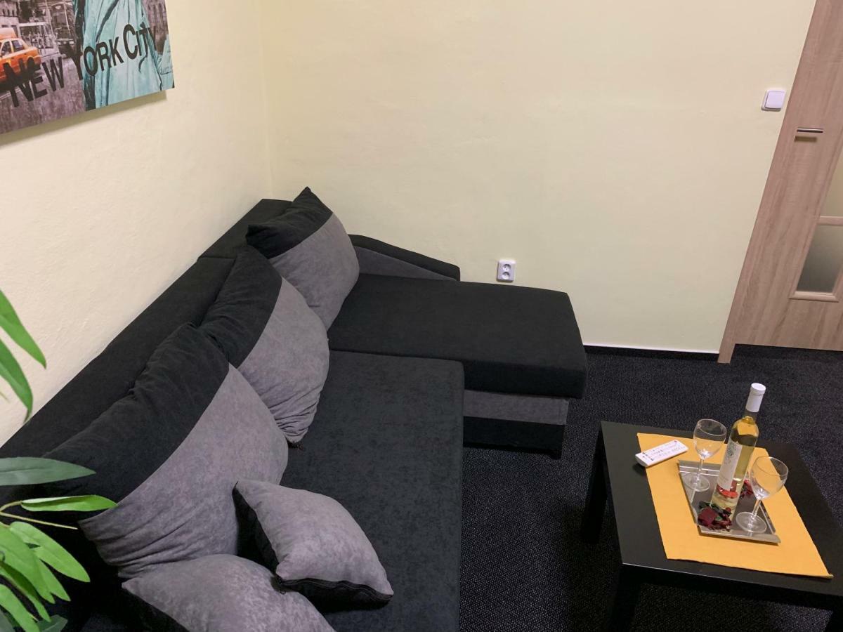 Apartman Alesta Bruntal Bagian luar foto