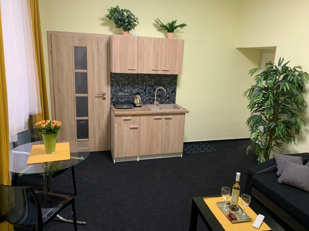 Apartman Alesta Bruntal Bagian luar foto