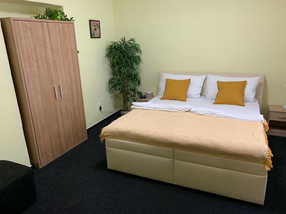 Apartman Alesta Bruntal Bagian luar foto