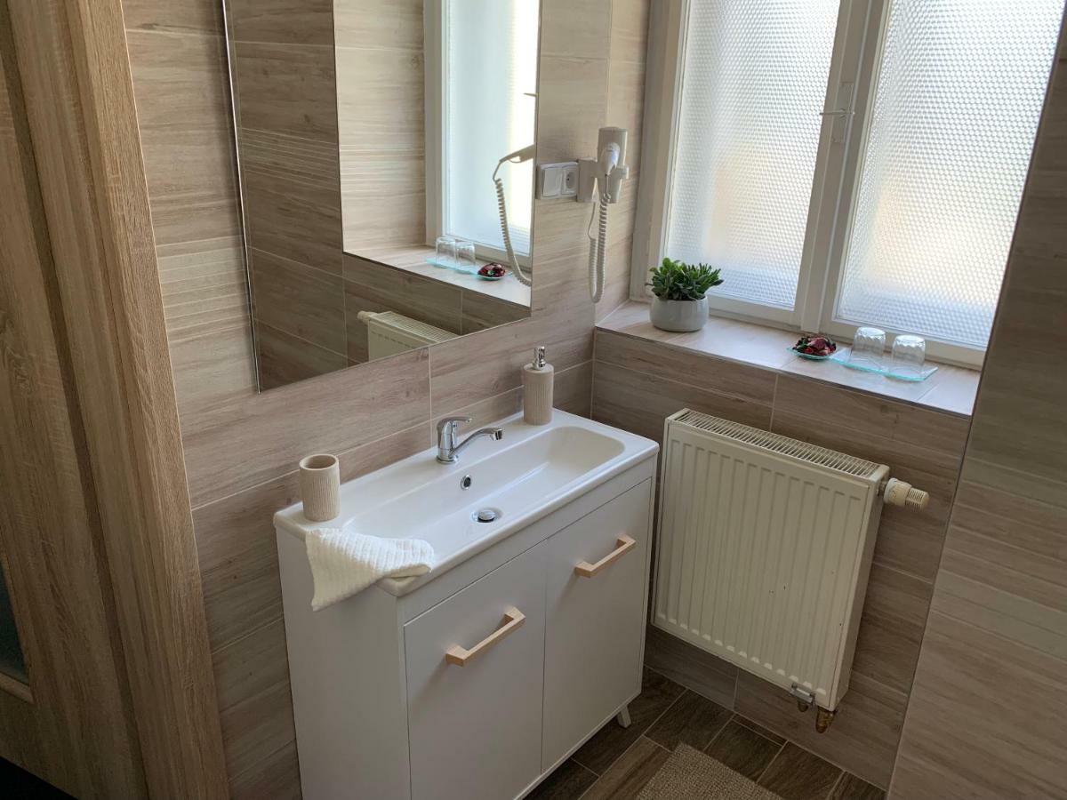 Apartman Alesta Bruntal Bagian luar foto