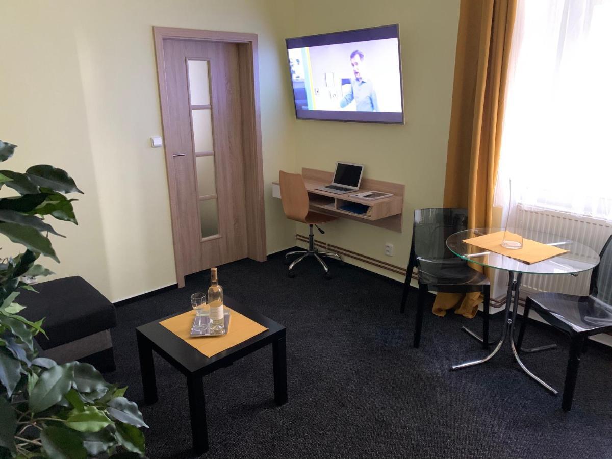 Apartman Alesta Bruntal Bagian luar foto